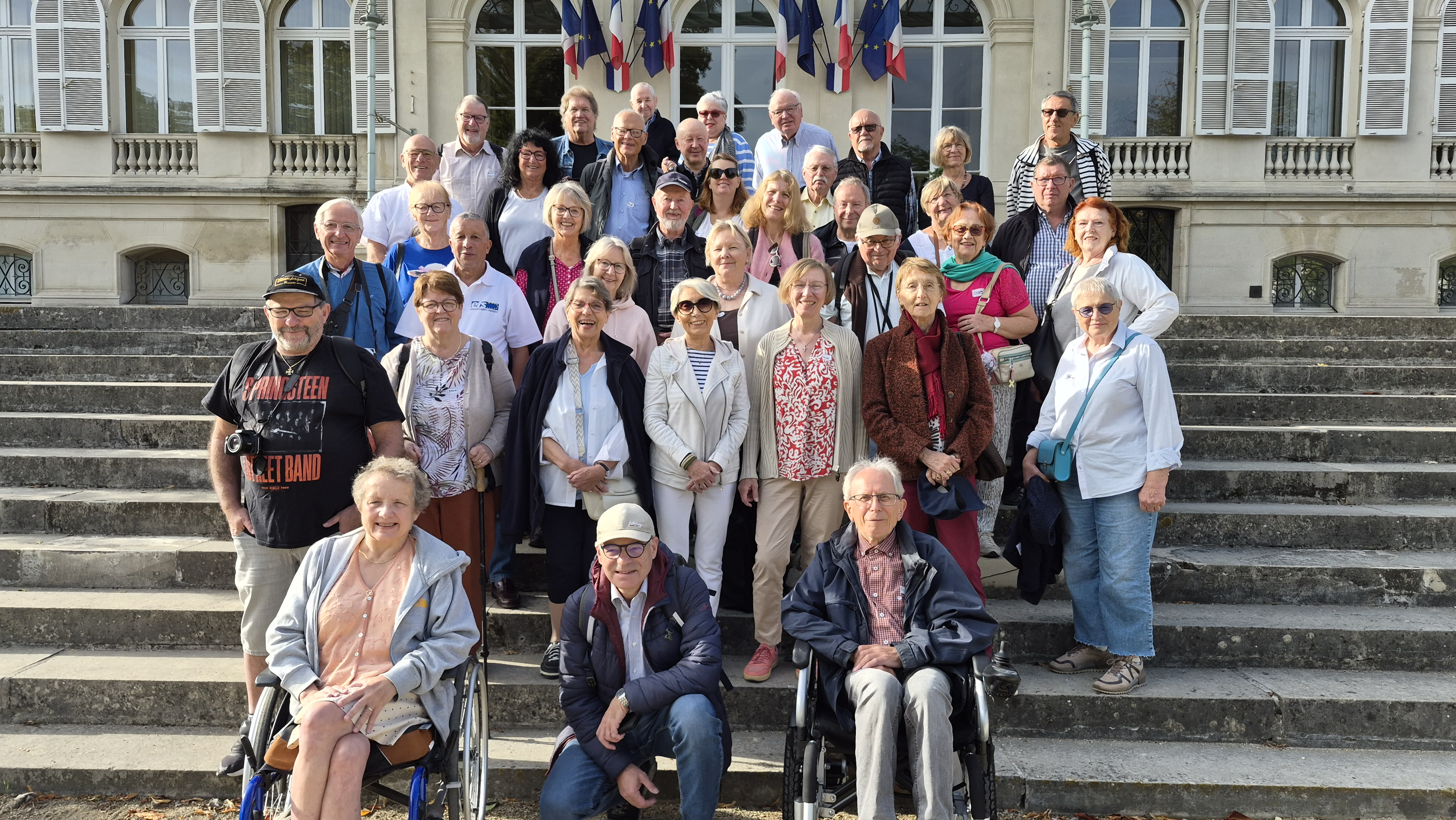 EFS_AET Gruppenbild vor dem Rathaus